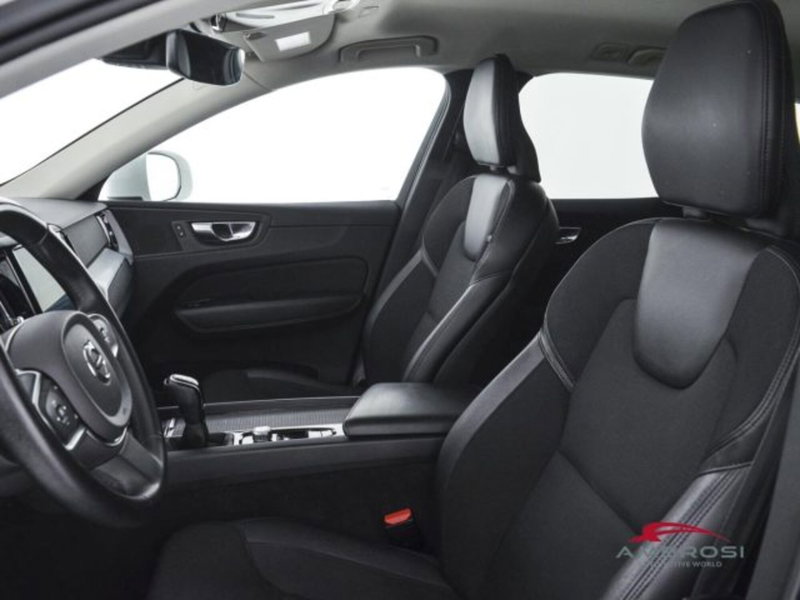 Volvo XC60 usata a Perugia (9)