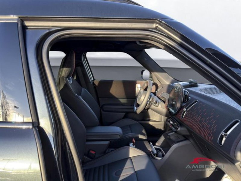 MINI Mini Countryman nuova a Perugia (12)