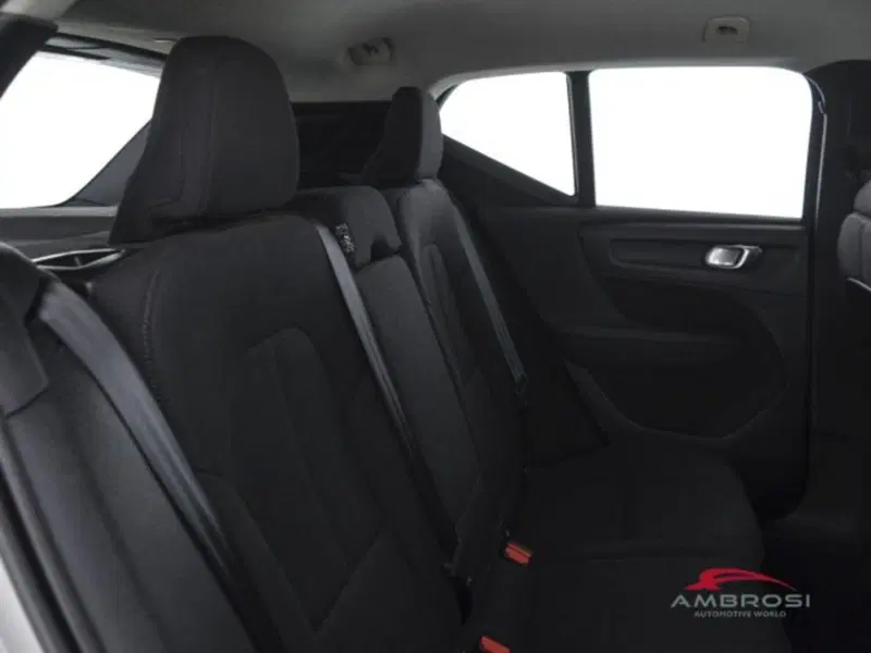 Volvo XC40 usata a Perugia (11)