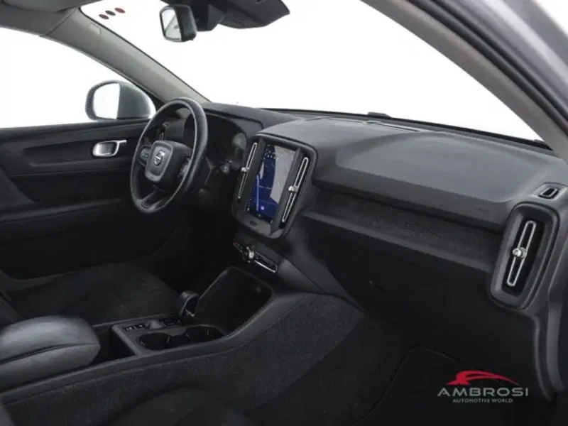 Volvo XC40 usata a Perugia (12)