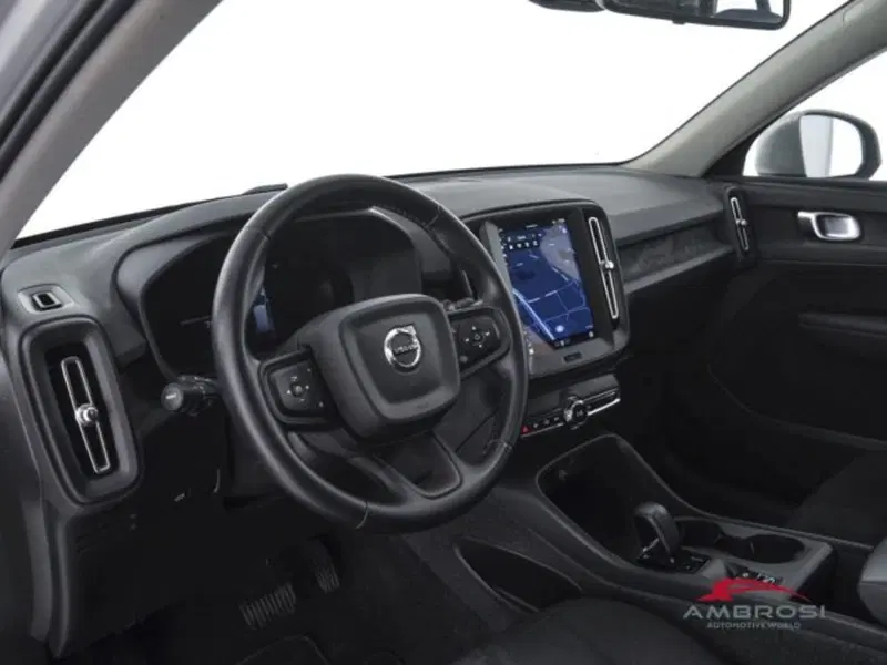 Volvo XC40 usata a Perugia (8)
