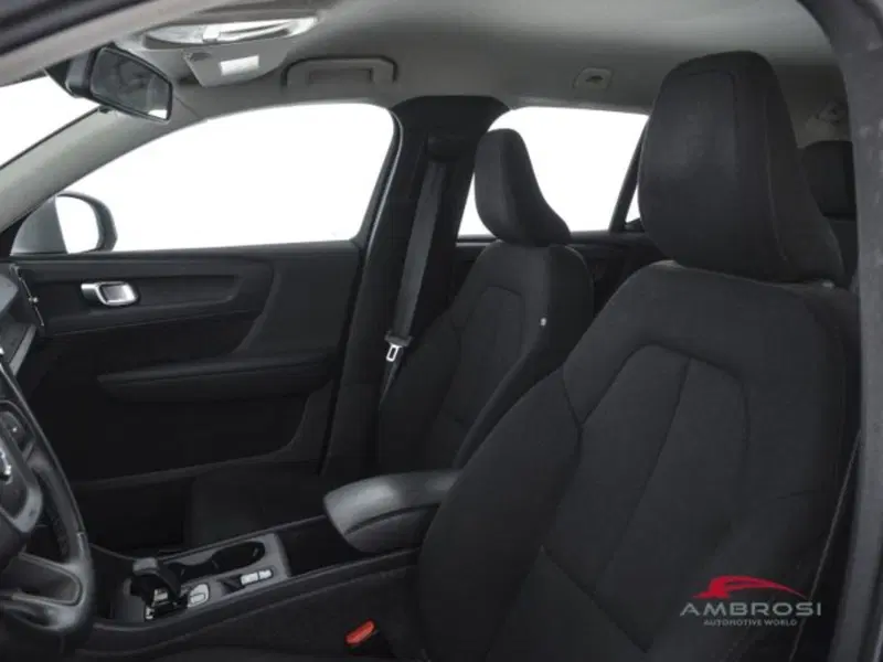 Volvo XC40 usata a Perugia (9)