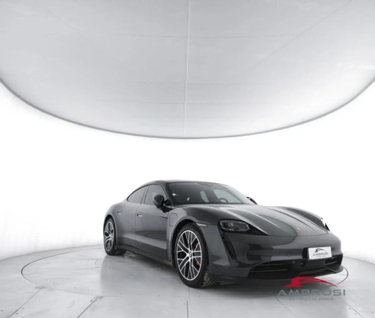 Porsche Taycan usata a Perugia (2)