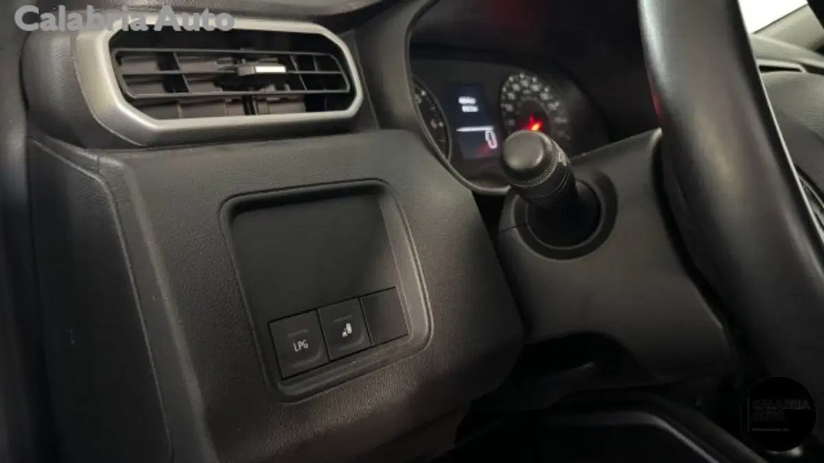 Dacia Duster usata a Reggio Calabria (17)