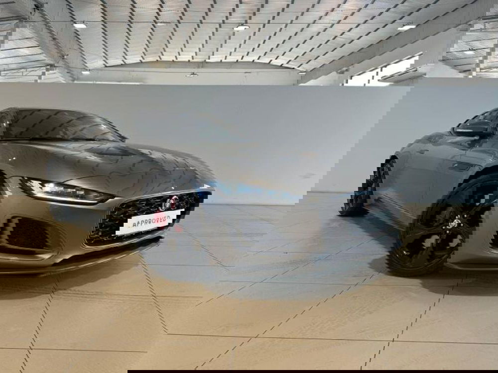 Jaguar F-Type Coupé usata a Venezia (2)