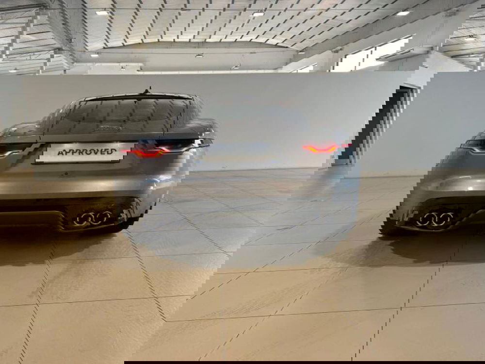 Jaguar F-Type Coupé usata a Venezia (4)