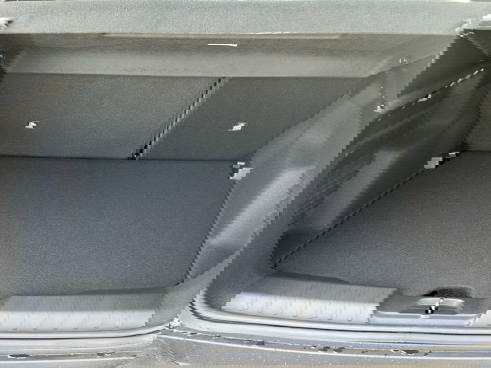 Jeep Avenger nuova a Roma (10)