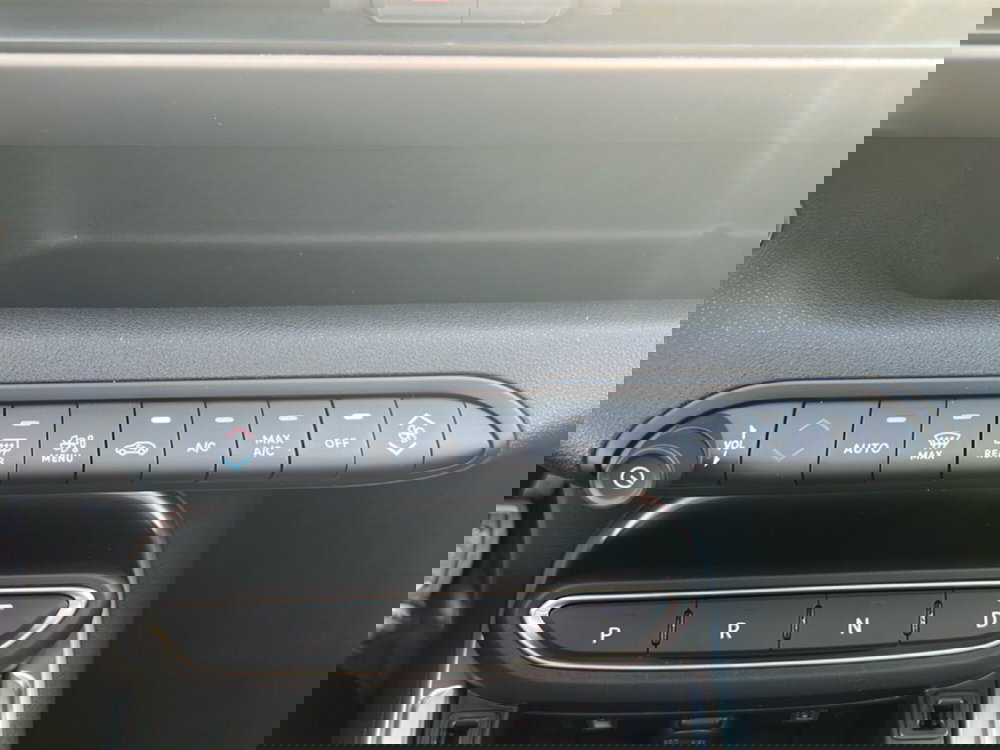 Jeep Avenger nuova a Roma (17)