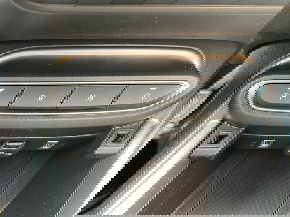 Jeep Avenger nuova a Roma (18)