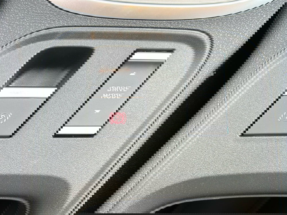 Jeep Avenger nuova a Roma (19)