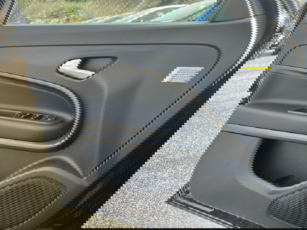 Jeep Avenger nuova a Roma (20)