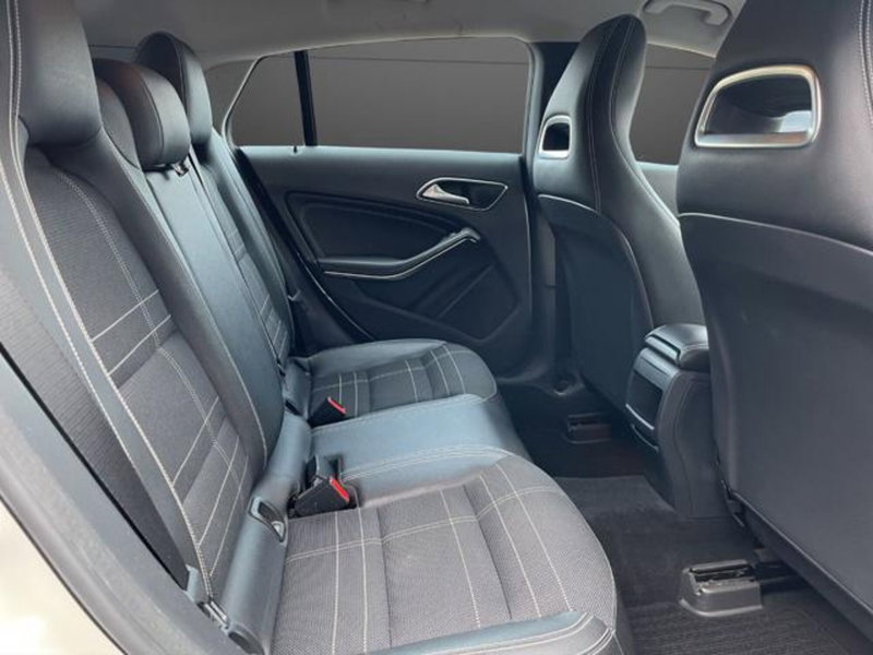 Mercedes-Benz CLA Shooting Brake usata a Milano (11)