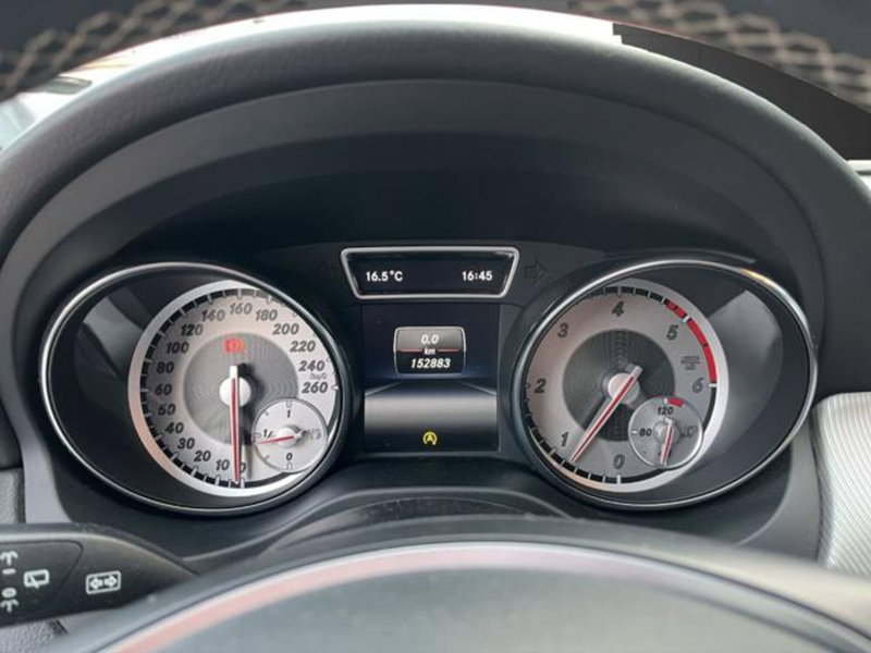 Mercedes-Benz CLA Shooting Brake usata a Milano (16)