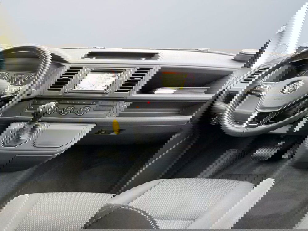 Volkswagen Multivan usata a Milano (12)