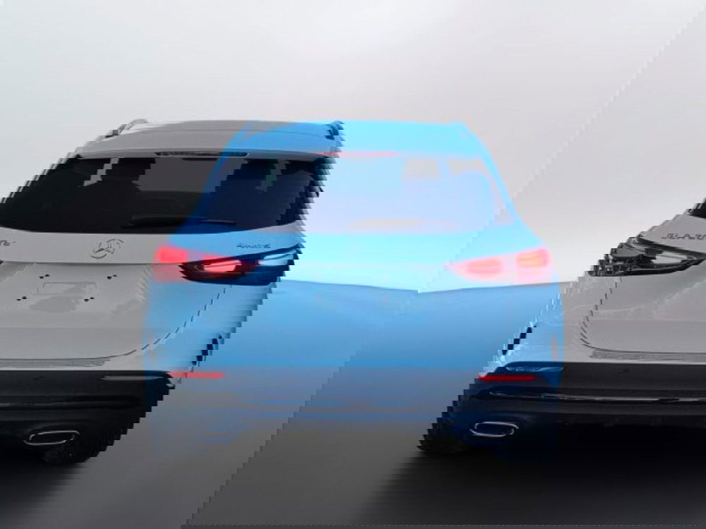 Mercedes-Benz GLA SUV nuova a Teramo (4)