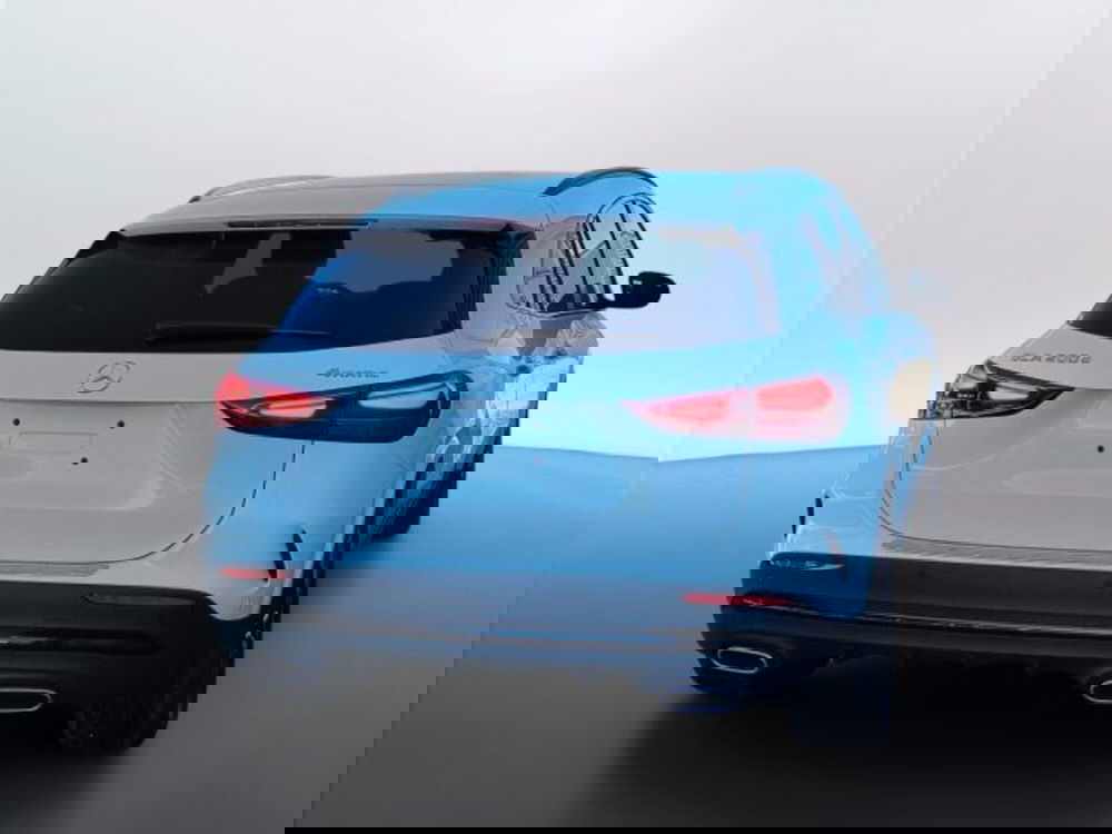 Mercedes-Benz GLA SUV nuova a Teramo (6)