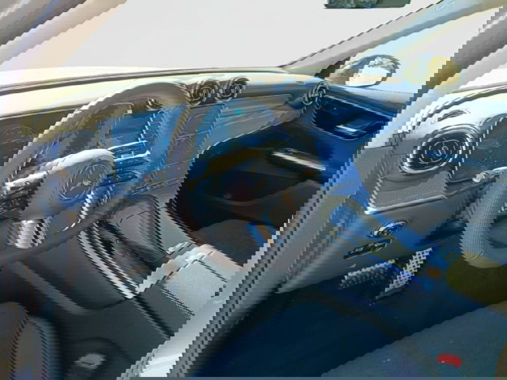 Mercedes-Benz GLC SUV nuova a Teramo (7)