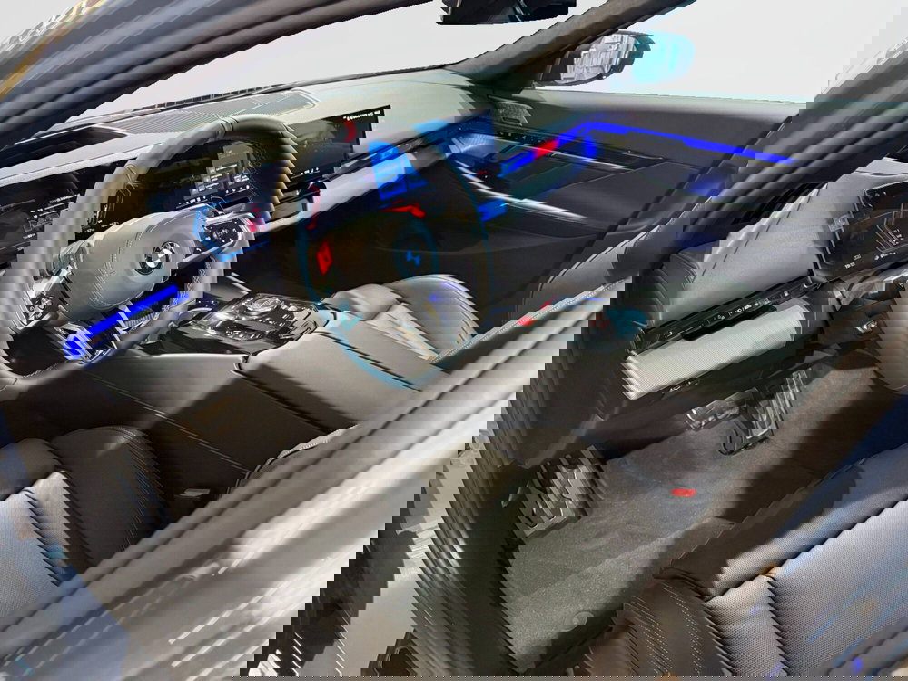 BMW Serie 5 Touring nuova a Ascoli Piceno (15)