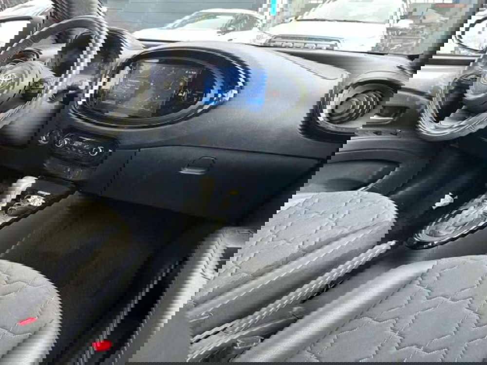 Toyota Aygo X usata a Firenze (13)