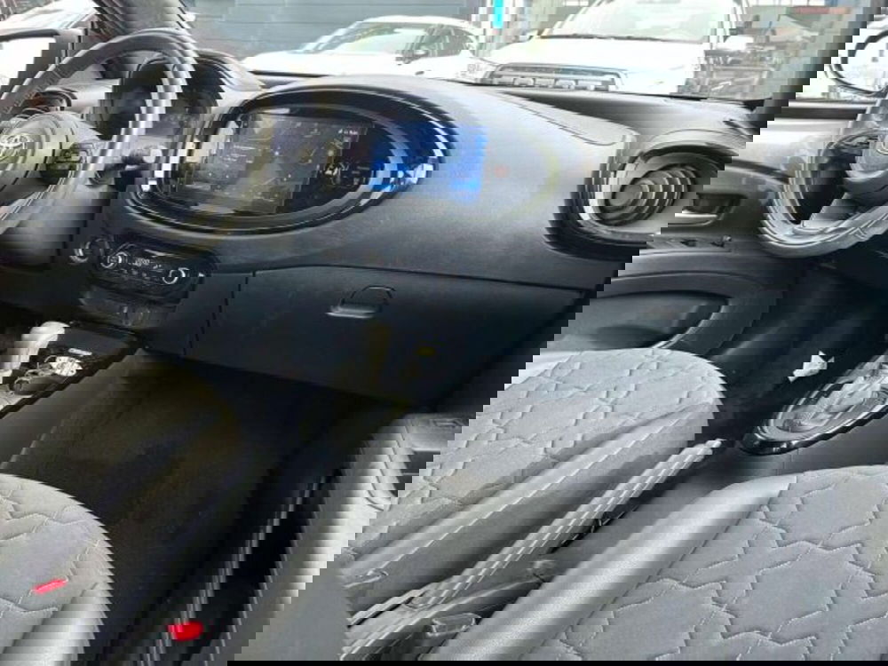Toyota Aygo X usata a Firenze (13)