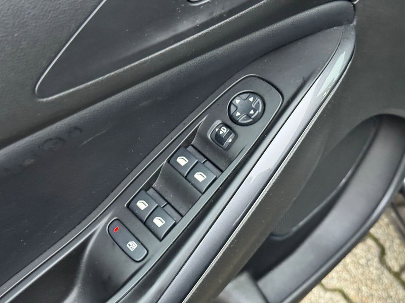 Opel Grandland X usata a Pavia (15)