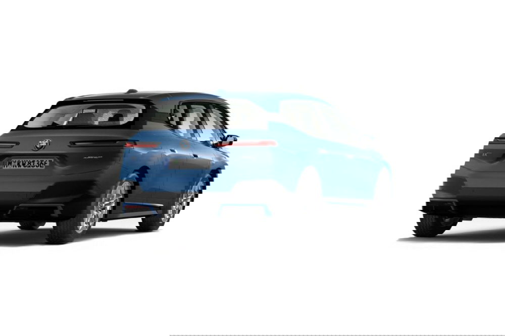 BMW iX nuova a Torino