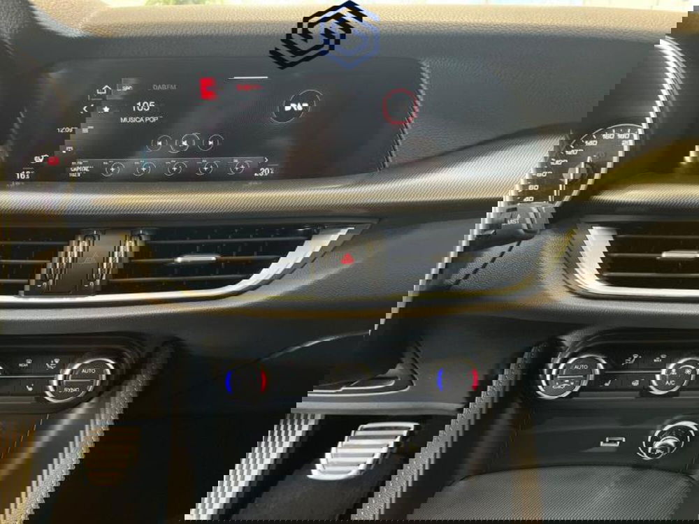 Alfa Romeo Stelvio usata a Cagliari (15)