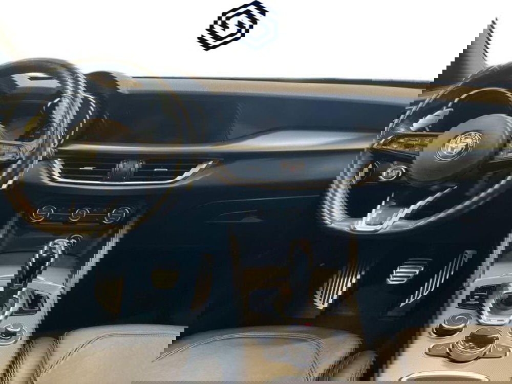 Alfa Romeo Stelvio usata a Cagliari (3)