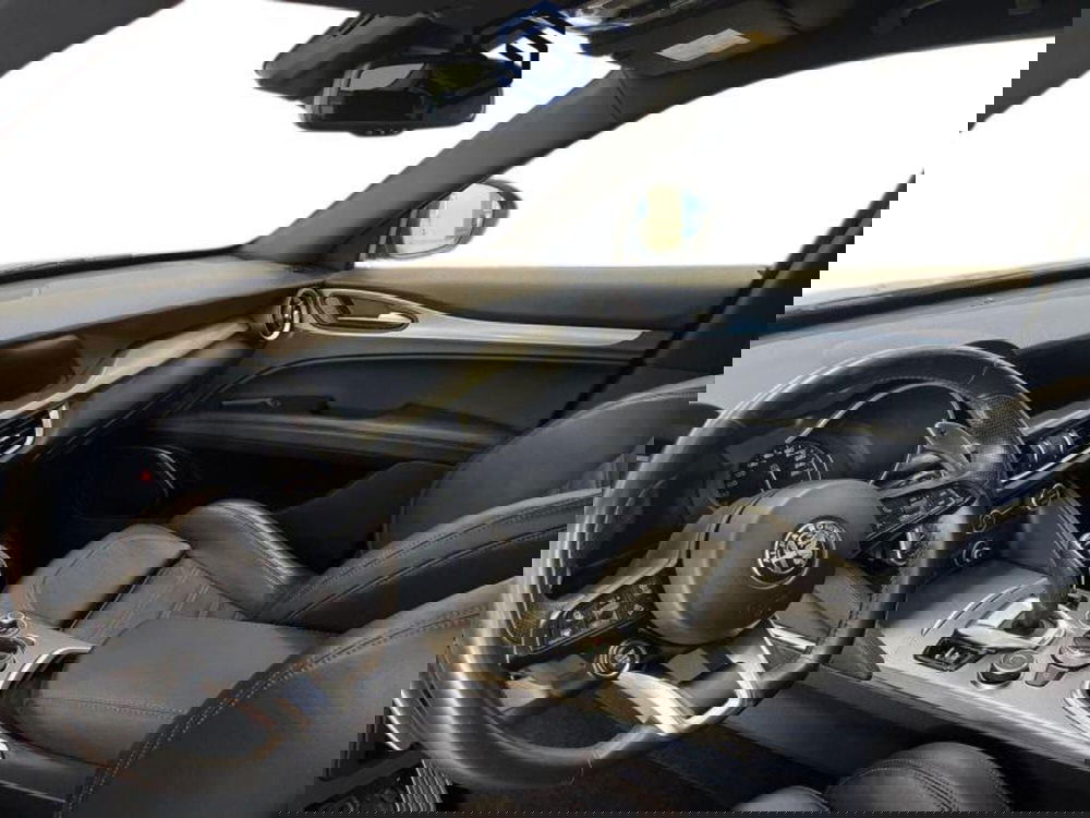 Alfa Romeo Stelvio usata a Cagliari (6)