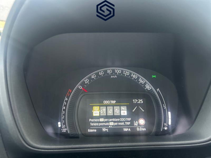 Toyota Aygo X usata a Cagliari (5)