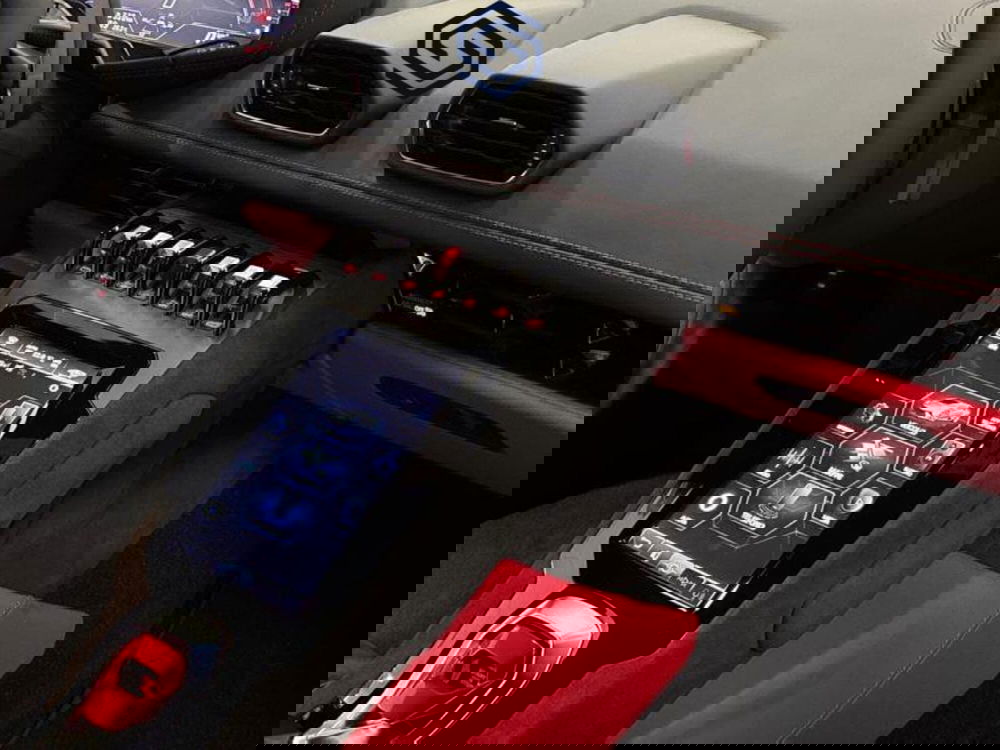 Lamborghini Huracán Coupé usata a Cagliari (19)