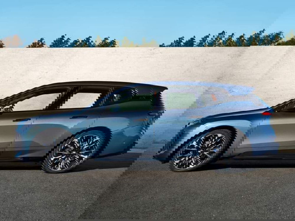 BMW iX nuova a Torino (2)