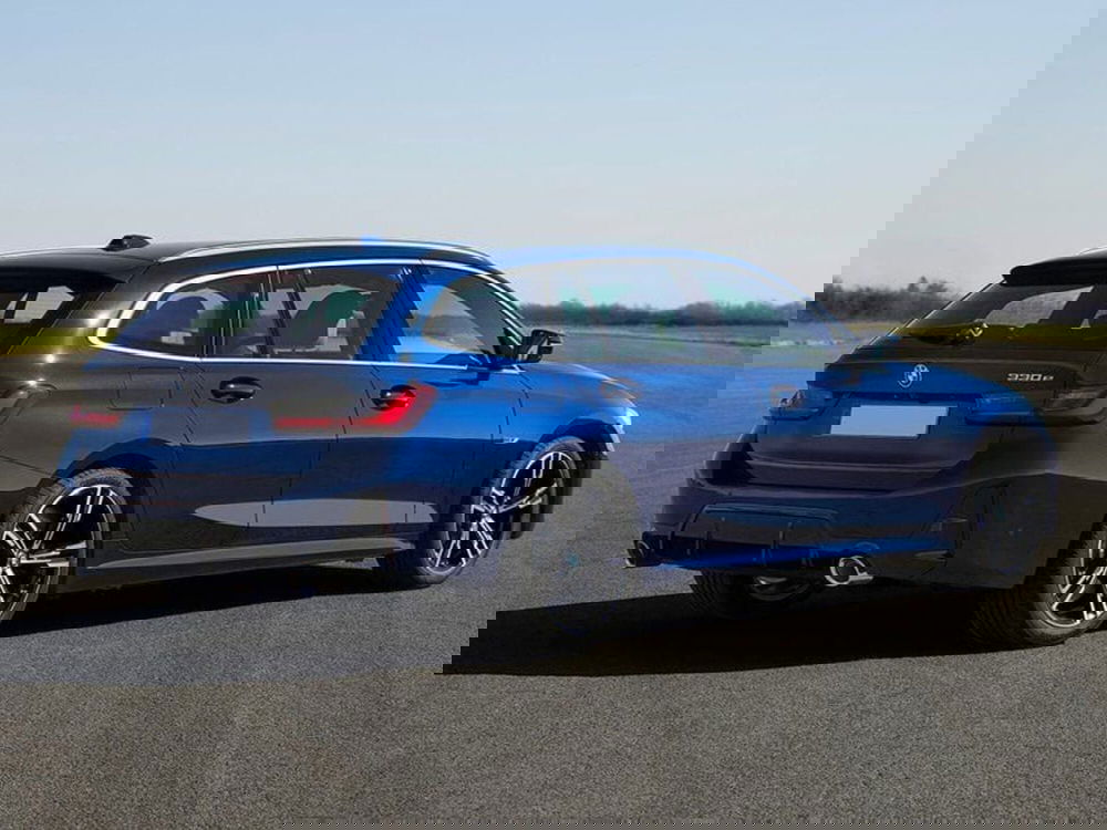 BMW Serie 3 Touring nuova a Torino (2)