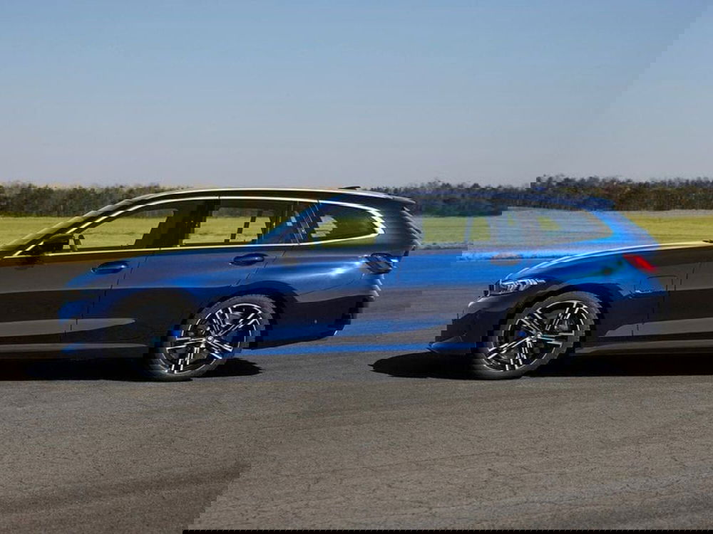 BMW Serie 3 Touring nuova a Torino (6)