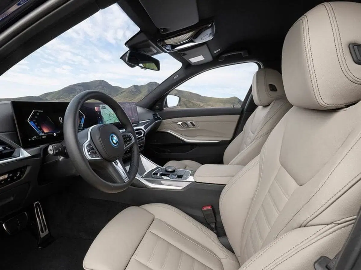 BMW Serie 3 Touring nuova a Torino (7)