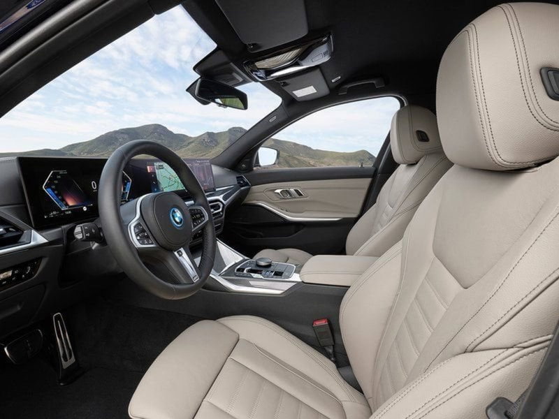 BMW Serie 3 Touring nuova a Torino (7)