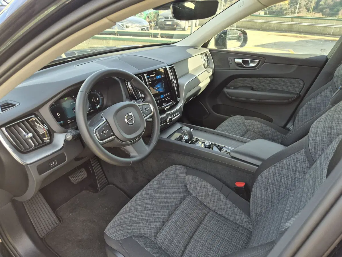 Volvo XC60 usata  (6)