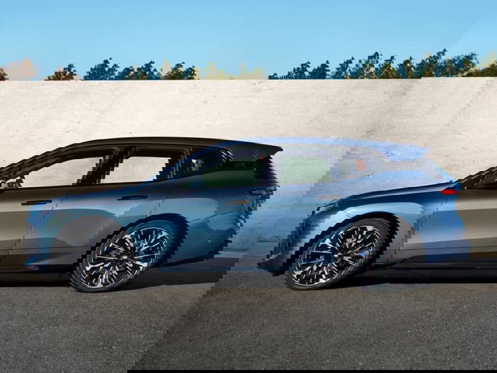 BMW iX nuova a Torino (6)