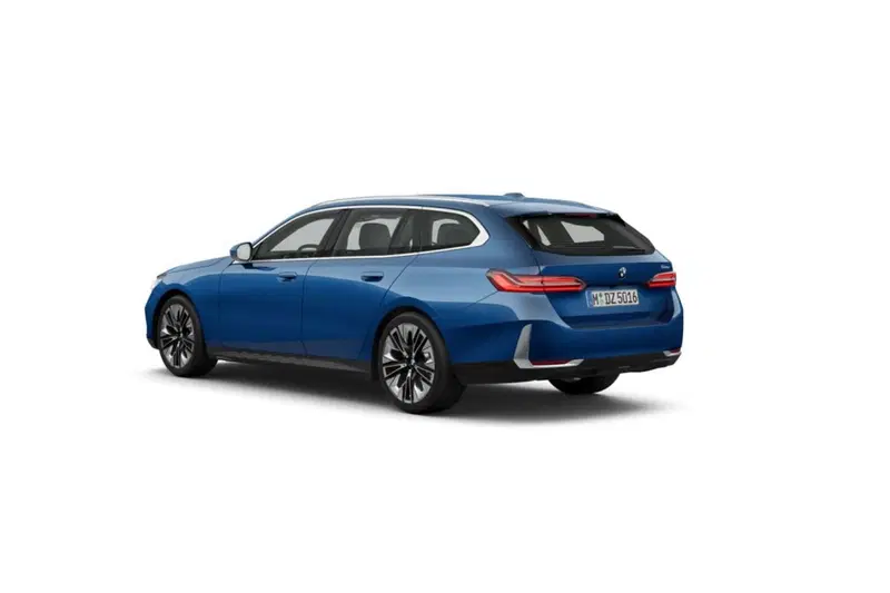 BMW Serie 5 Touring nuova a Torino (2)