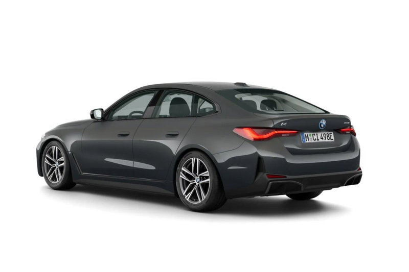 BMW i4 nuova a Torino (3)
