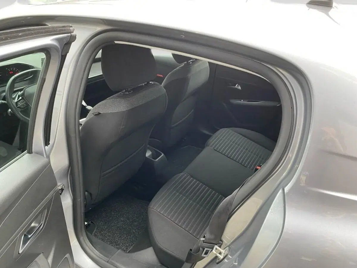 Peugeot 208 usata a Torino (8)