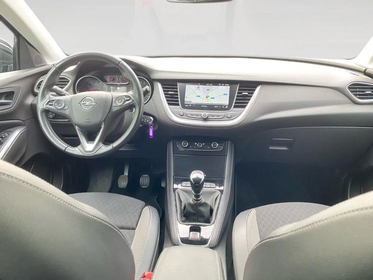 Opel Grandland X usata a Torino (6)