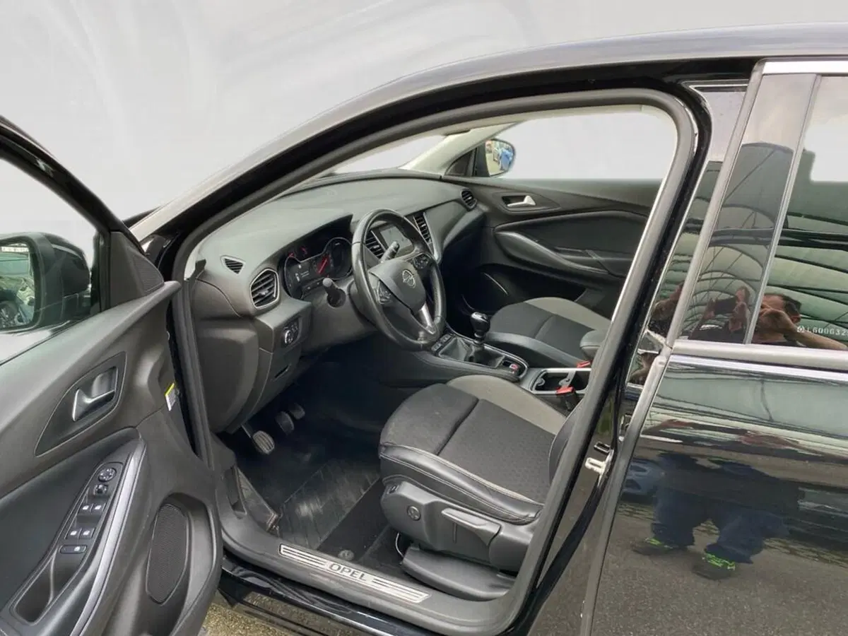 Opel Grandland X usata a Torino (7)