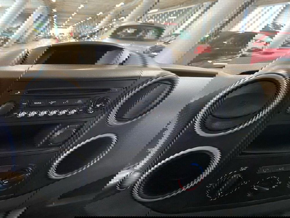 Peugeot Partner Furgone usata a Torino (9)