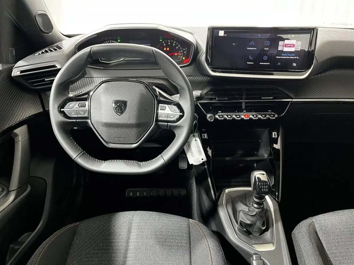 Peugeot 2008 nuova a Sondrio (13)