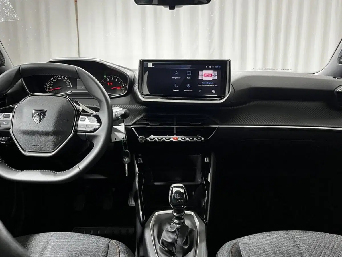 Peugeot 2008 nuova a Sondrio (14)