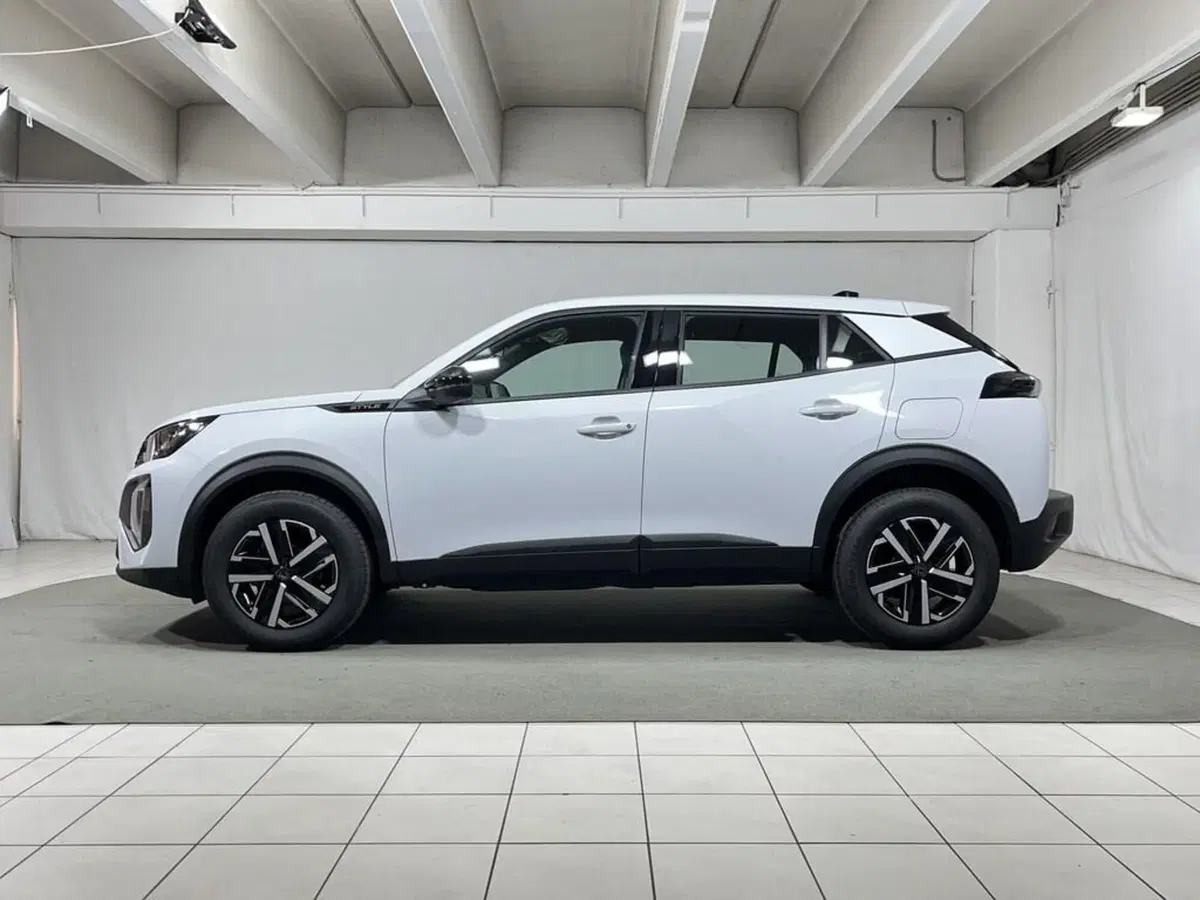 Peugeot 2008 nuova a Sondrio (2)