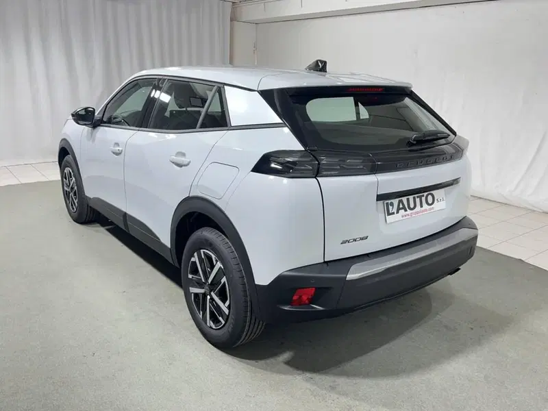 Peugeot 2008 nuova a Sondrio (3)