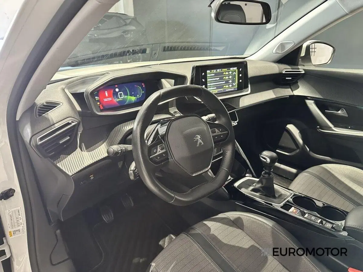 Peugeot 2008 usata a Bari (14)