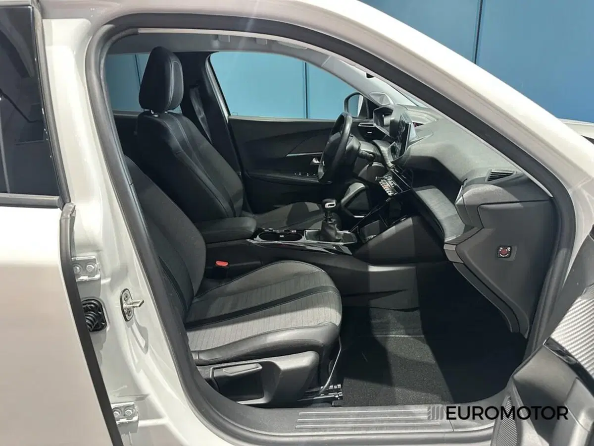 Peugeot 2008 usata a Bari (15)